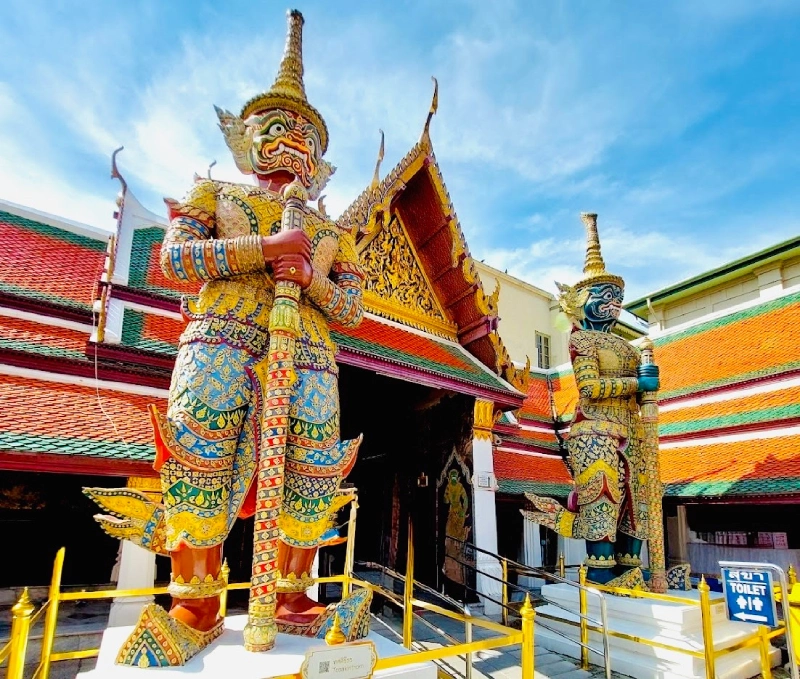 ยักษ์ทวาร