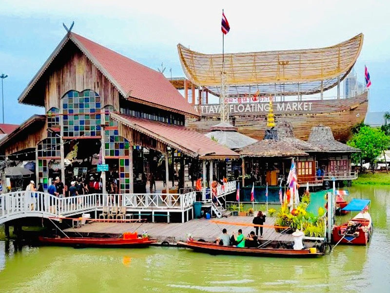ตลาดน้ำ 4 ภาค พัทยา