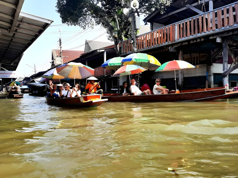 Canal Life Tour, The Enchantment of Canal-side Atmosphere