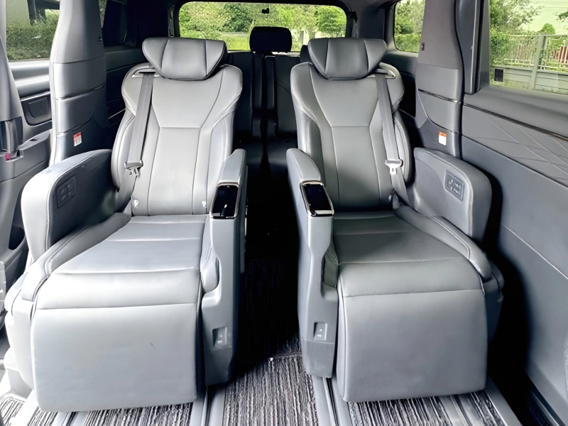 Toyota Alphard 2025 #25